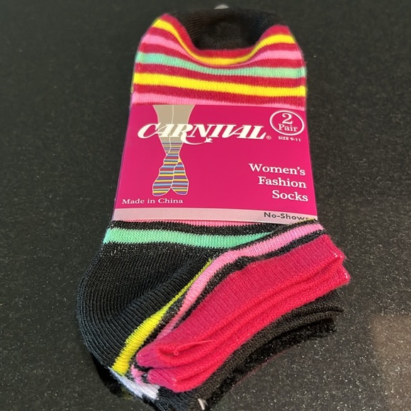 CARNIVAL WOMEN’S NO SHOW FASHION SOCKS. 2 prs to a pack. 3 packs (6 pairs) - Picture 3 of 7